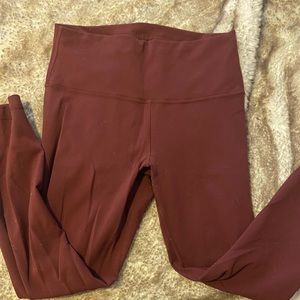 Lululemon wonder under